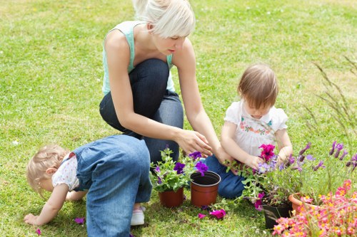 Screen-reader friendly landscaping page structure for Chigwell users
